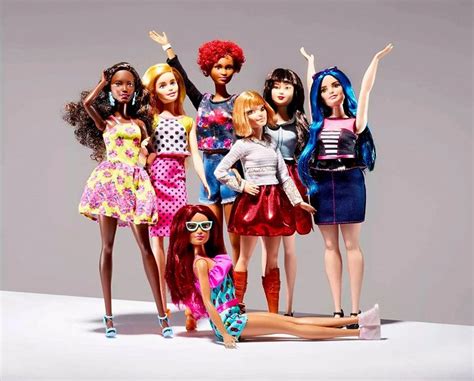 Tiny Shoulders Rethinking Barbie Galerie Promo Sfd Cz