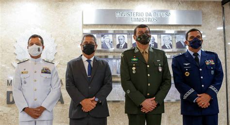 Com Bolsonaro Exército Domina Cúpula Do Ministério Da Defesa Midia CuiabÁ