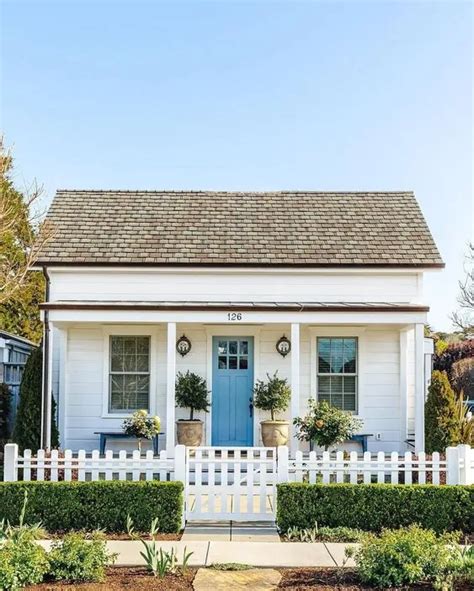 32 White Picket Fence Ideas For 2019 A Nest With A Yard Beach