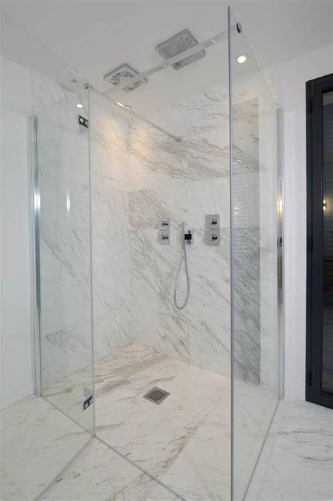 salle de bain a l italienne photo , Magnifique douche vitrée en marbre