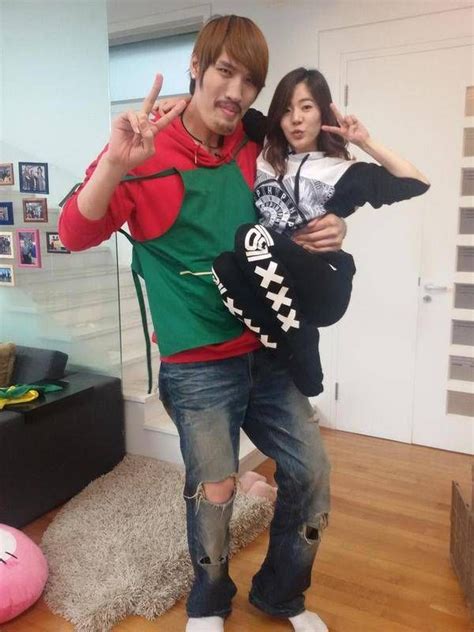 Sunny And Choi Hong Man Amuse Viewers With Their Size Difference In