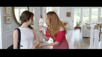Jergens TV Commercial Old Man Elbows Featuring Leslie Mann Maude