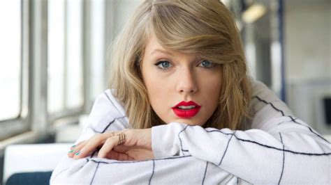 Reasons Why Taylor Swift Is The Perfect Role Model Celebrity Iwmbuzz