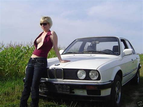 Selling Your Old Car Using Your Girlfriend 11 Pics