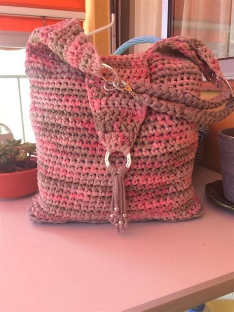 Pin de yosmary crochet y algo más en bolsos y carteras Carteras