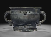 A BRONZE RITUAL FOOD VESSEL, GUI , LATE SHANG/EARLY WESTERN ZHOU ...