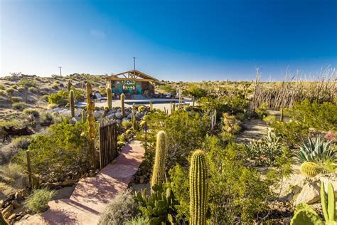 Incredible Joshua Tree Home On 225 Acres Asks 45m Curbed