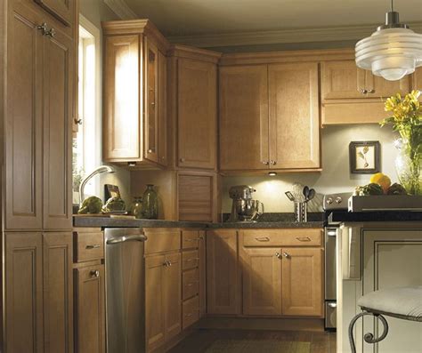 Dying and finishing maple cabinets. Jordan light Maple kitchen cabinets in the Ginger finish | Maple kitchen cabinets
