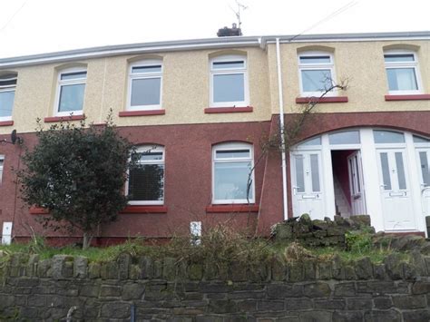 The district of mayhill (also known as mayhill garden city and mountain view) is spread over the top of a steep hill of the same name just north west of swansea city centre, partly separated from townhill to the west. 2 bedroom flat to rent in Long Ridge, Mayhill, Swansea, SA1
