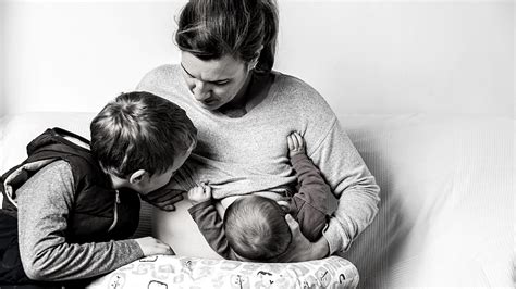 Breastfeeding While Pregnant And Tandem Nursing Enathood