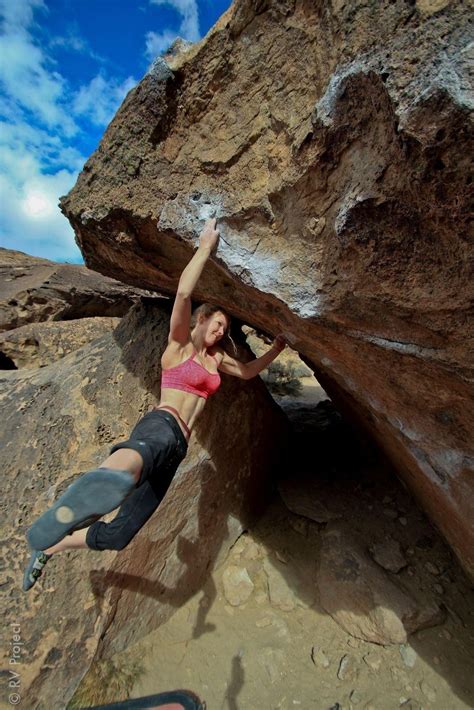 Pin By Ts On Cool Female Climbers Climbing Girl Rock Climbing