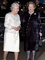 Margaret Thatcher and Queen Elizabeth - Königin Elizabeth II. Foto ...