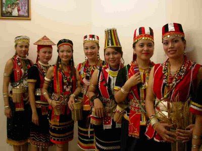 Chinese making up 29% of the the malays the ethnic malay of sarawak is pretty much similar to its counterpart in the peninsula of malaysia with the exception of some local dialects. Eyes on Sarawak Cultural Village