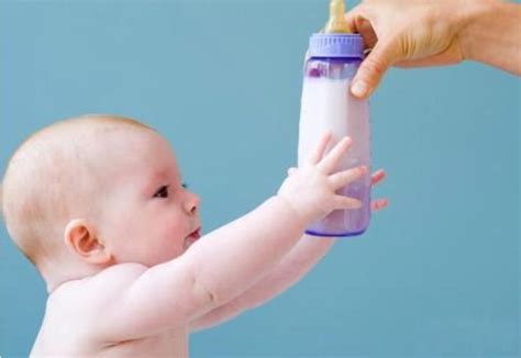Dalam memilih produk sufor (susu formula) yang harus ibu utamakan adalah kandungan gizinya. Apakah Susu Formula Adalah MPASI Terbaik Untuk Bayi?