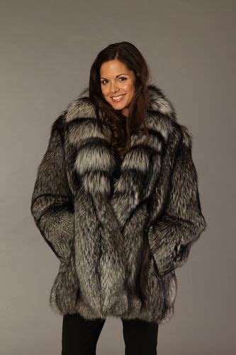 Pin By Elmo Vicavary On Fox Fur Coats Women Fox Fur Jacket Fur Fashion