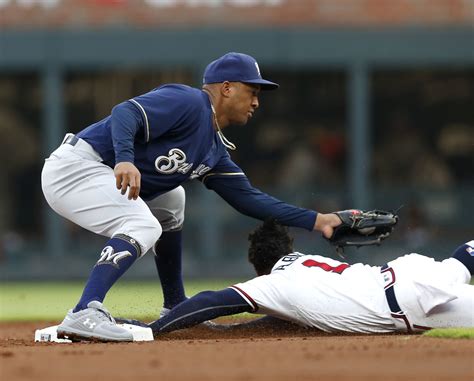 Milwaukee Brewers: Do they plan to deal Jonathan Schoop?