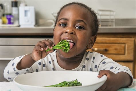 Dobrar A Porção De Vegetais No Prato Faz Com Que As Crianças Consumam Uma Quantidade Maior
