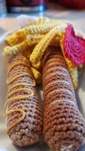 Nach ihrem tod wird die schranke von bea meyer geleitet. Ruhrpott Currywurst mit Pommes Schranke - gehäkelte ...