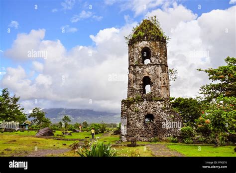 Cagsawa Church High Resolution Stock Photography And Images Alamy