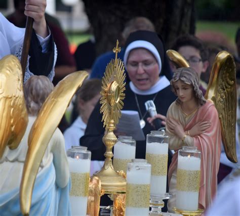 The Catholic Post Public Praise Adoration Offered At Corpus Christi