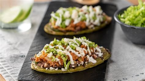 Sopecitos De Nopal Con Tinga De Atún Youtube