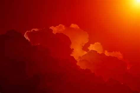 無料画像 日の出 日没 太陽光 夜明け 雰囲気 明るい 綺麗な 残光 夜空 雲の形 巨大な 積雲 気象現象 地質学的現象 朝は赤い空 3072x2048