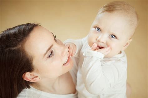 Mi Bebé Se Chupa El Dedo ¿qué Hacer Eres Mamá