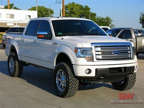 Gray because we have locations all over washington we transport vehicles between the locations. 鏡野が: 最良かつ最も包括的な 2014 F150 Lifted
