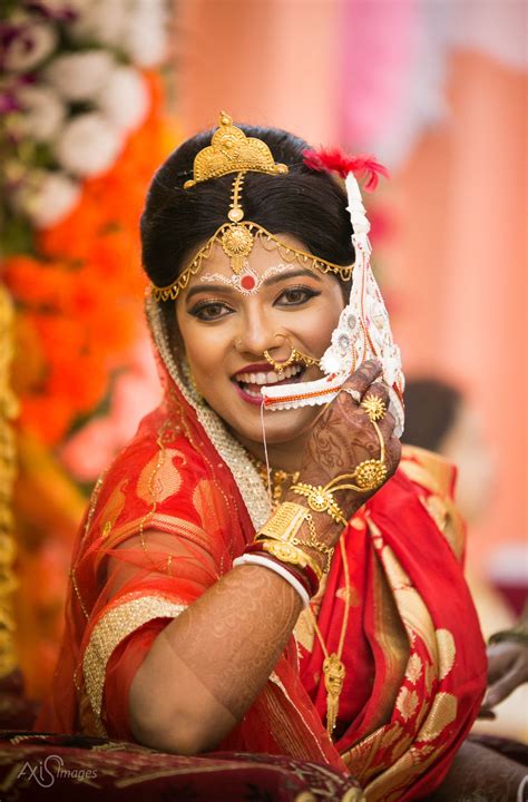 Happy Bengali Bride Indian Wedding Photographer Kolkata Wedding
