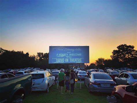 18 Best Drive In Movie Theaters In The Us