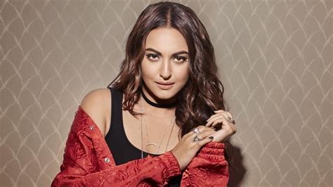 I Was Called A Cow Sonakshi Sinha Confesses To Being Fat Shamed By A Celebrity Model