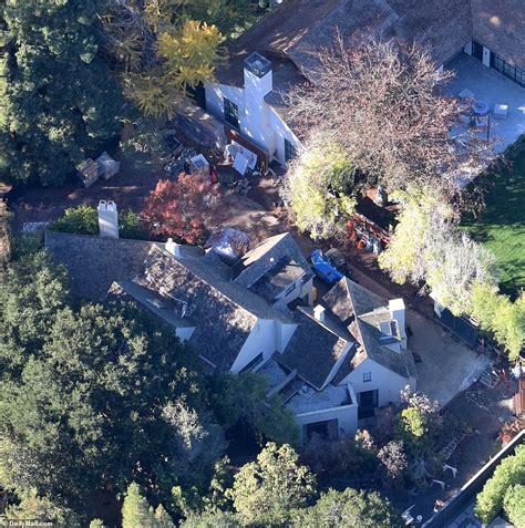 Aerial Photos Show Mark Zuckerbergs 37m Five House Estate Irideat