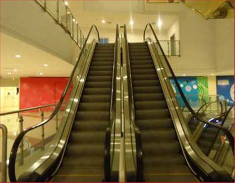 Stair Escalator Step Width 800 Mm Capacity 1800 Persons Hour Rs
