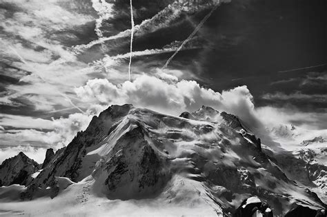 Blanc de blancs est un champagne minéral dont la sensation crayeuse est entretenue grâce à un assemblage léger de vin de réserve (10. Mont Blanc du Tacul - Wikipedia
