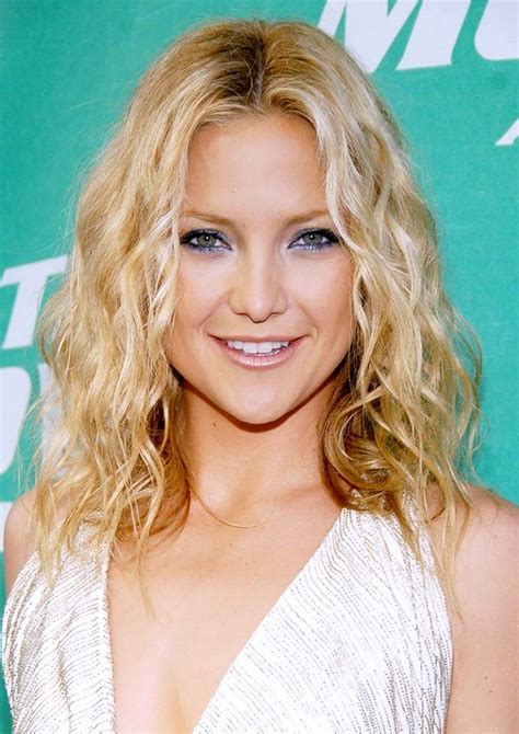 Thinner Kinkier Curls Like Kate Hudson S Looks Best At Shoulder Length With Light Layers In