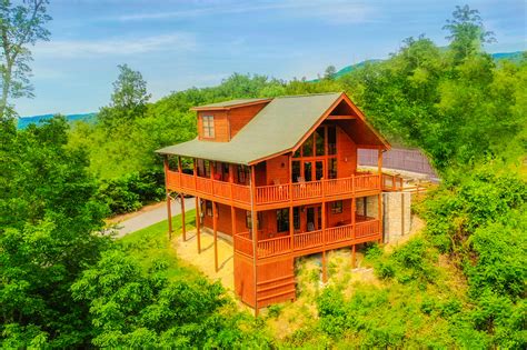 Radiant View: 4 Bedroom Vacation Cabin Rental Sevierville TN (134076 ...