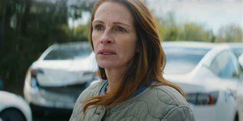 Julia Roberts Is In Chaos In Leave The World Behind Images