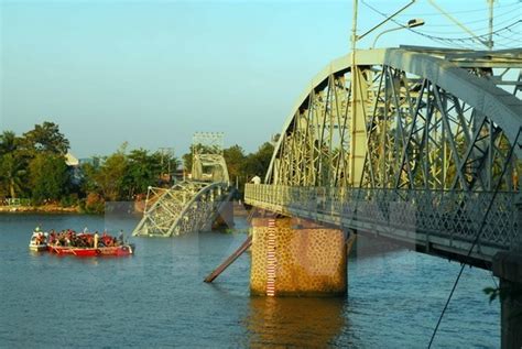 Two Prosecuted For Bridge Collapse In Dong Nai Dtinews Dan Tri