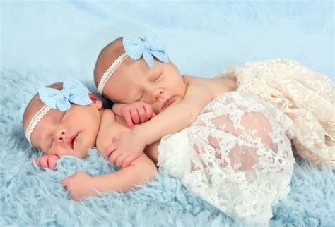 Enak aja bilang apalah arti sebuah nama. Nama Bayi Kembar Perempuan dan Artinya - PerawatanBayi.com
