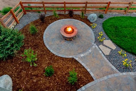 13 Landscaping Ideas With Stone And Mulch Outdoor Happens