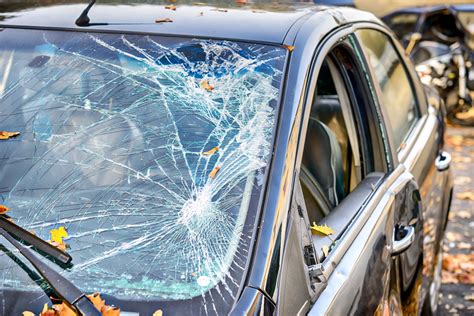 What To Do When You Have A Smashed Windshield Glasshopper