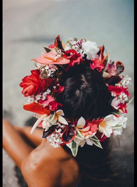 Pin By Zoee On Tangles In 2020 Floral Crown Wedding Hair Hawaiian