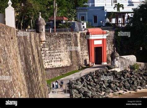 San Juan Gate Le Long Du Paseo De La Princesa Old San Juan Puerto Rico