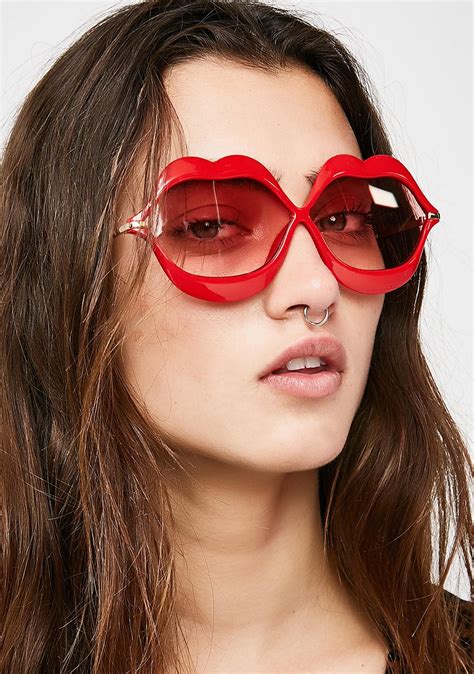 Read My Lips Sunglasses In 2020 Sunglasses Red Sunglasses Heart Shaped Lips