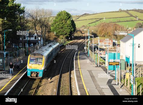 Arrivatrainstrainontrack Station At Ferrysidestationontheline