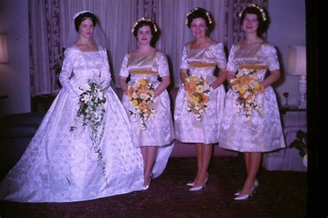 47 Glamorous Photos Show That Bridesmaids From The 1960s Were So Pretty Wedding Gowns Vintage