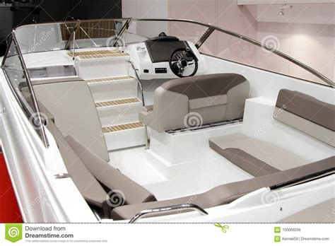 Interior De Un Barco Moderno Foto De Archivo Imagen De Recipiente Nave 100069256