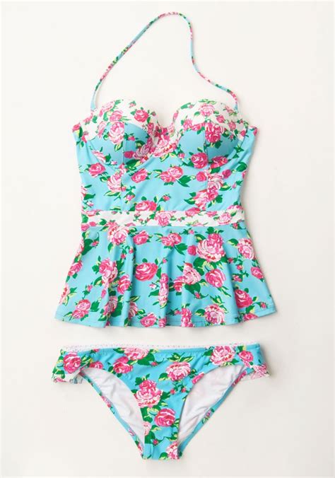 Picture Of Girlish Floral Swimsuits To Look Stunning 7