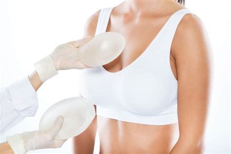 can breast implants rupture due to pressure difference vinmec