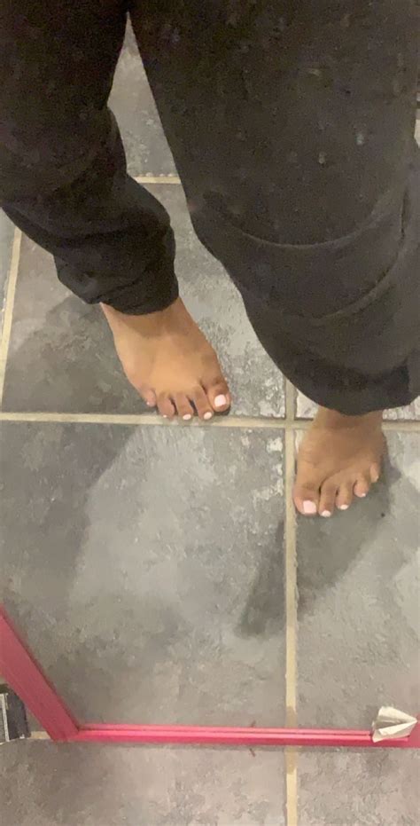 tiny feet and toes r ebonyfeet